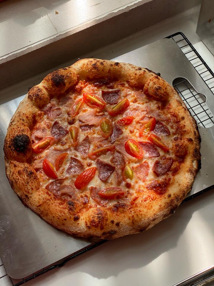 Pizza Meat Love-duoc-ban-tai-Nhặt Pizzeria