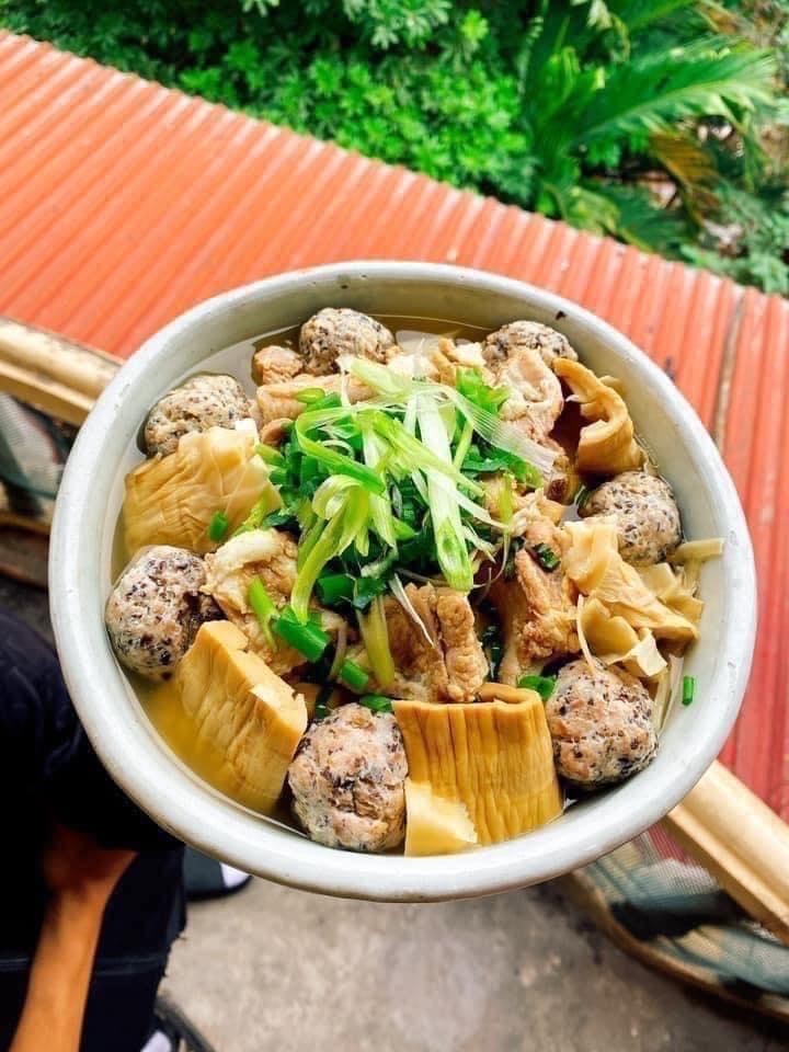 Canh măng sườn mọc-duoc-ban-tai-Tonyfood