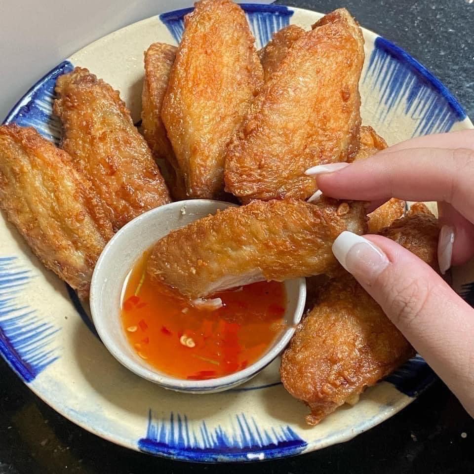 Cánh gà khúc giữa chiên giòn-duoc-ban-tai-Tonyfood