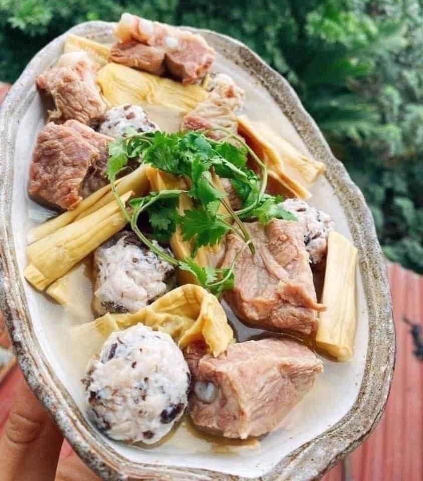 Canh măng sườn mọc-duoc-ban-tai-Tonyfood