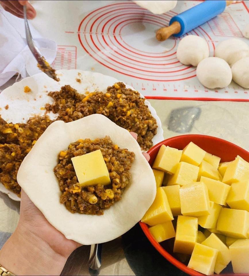 Bánh bao bò ngô (6c)-duoc-ban-tai-Tonyfood