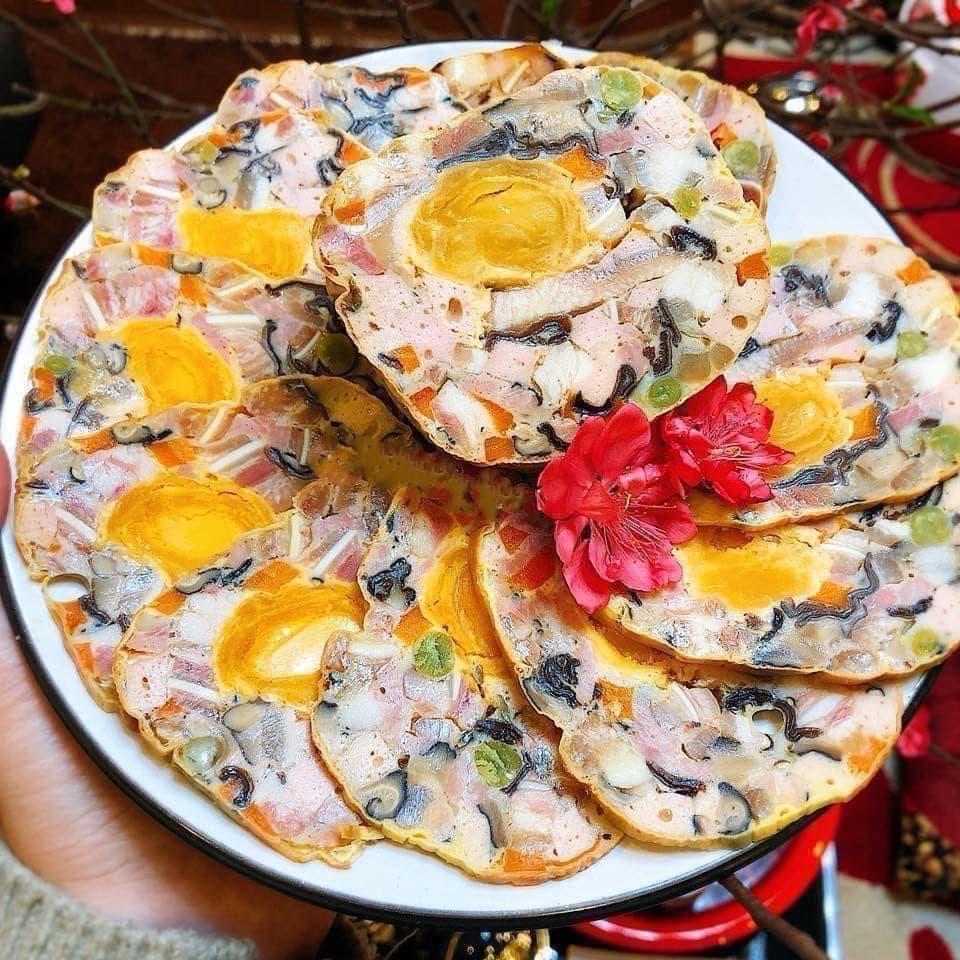 Giò ngũ sắc-duoc-ban-tai-Tonyfood