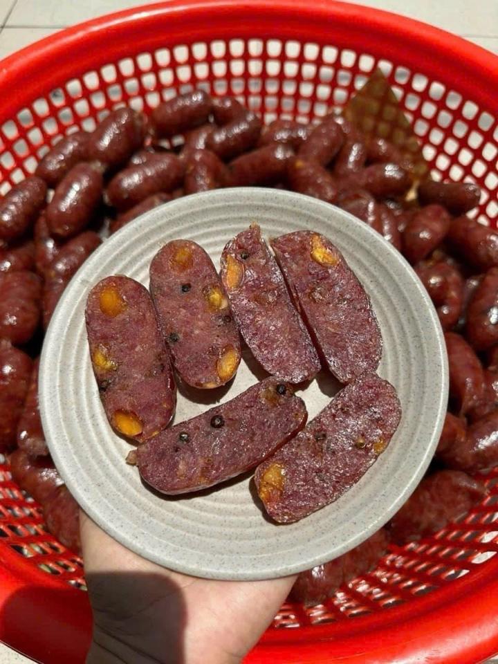 Lạp xưởng Cai Lậy-duoc-ban-tai-Tonyfood