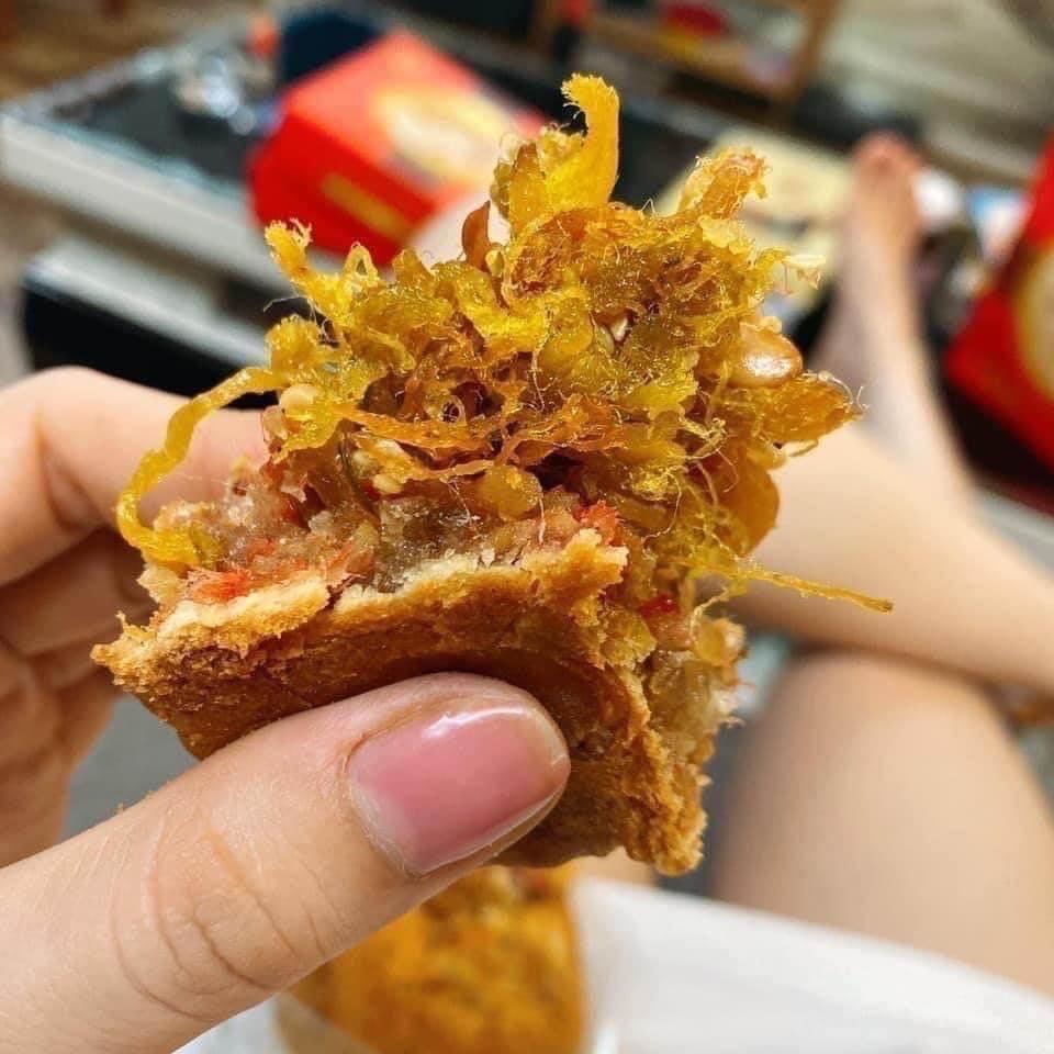 Bánh gà quay đông phương-duoc-ban-tai-Tonyfood