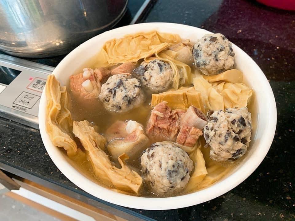 Canh măng sườn mọc-duoc-ban-tai-Tonyfood