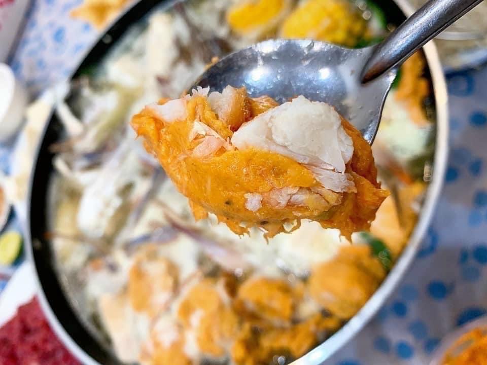 Chả cua huế-duoc-ban-tai-Tonyfood