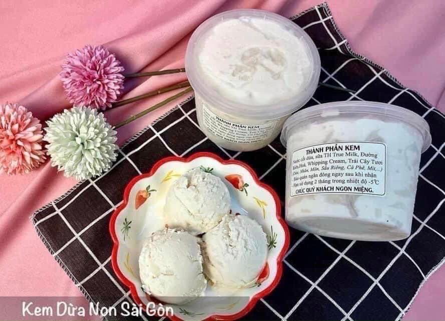 Kem dừa non-duoc-ban-tai-Tonyfood