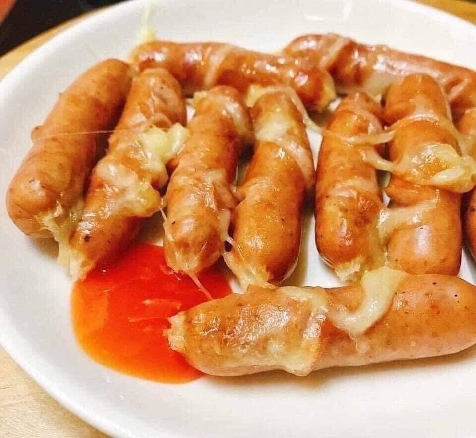 Xúc xích phomai-duoc-ban-tai-Tonyfood