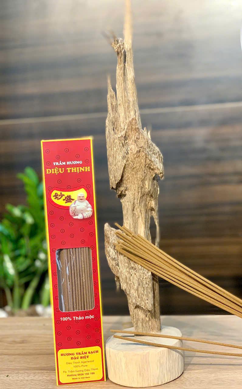 Hương chung cư đỏ-duoc-ban-tai-AN NHIÊN