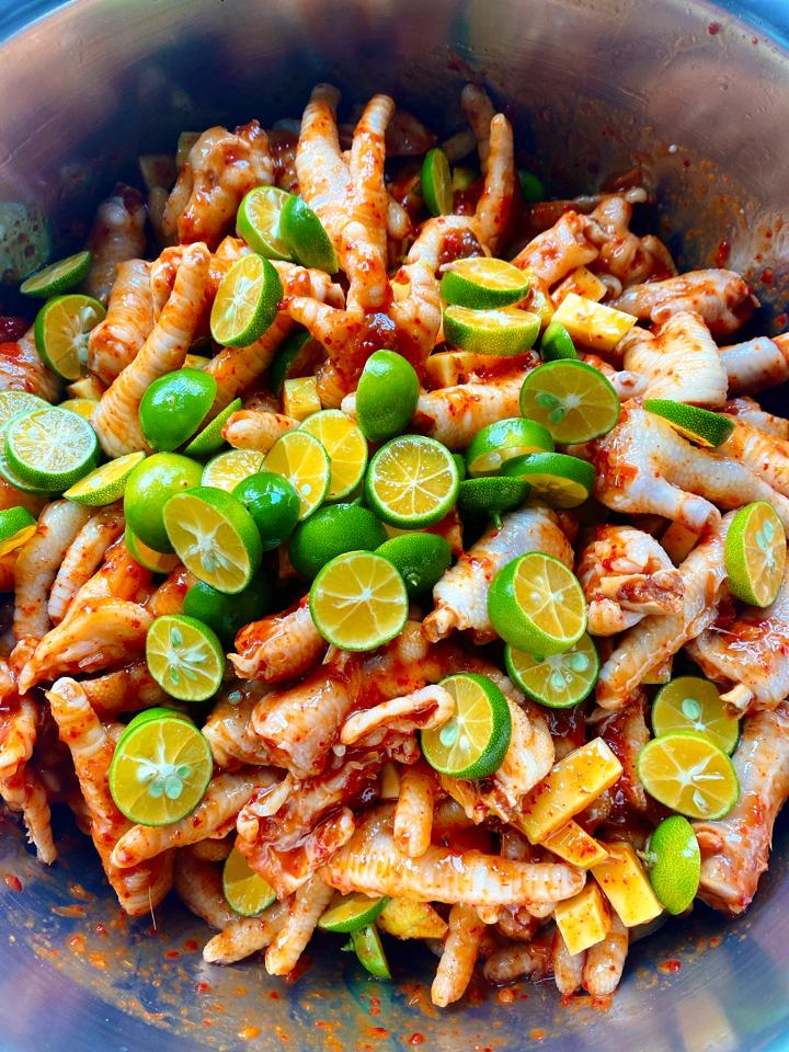 Chân gà sốt thái-duoc-ban-tai-Linh Anh Food&Dessert