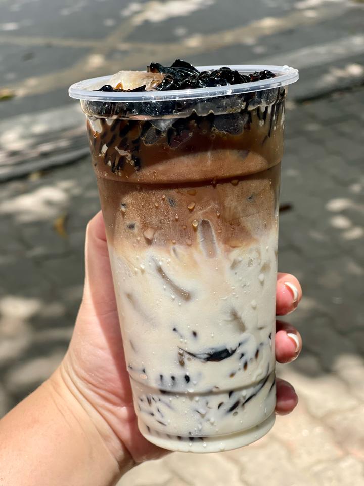 Cafe Latte-duoc-ban-tai-Linh Anh Food&Dessert