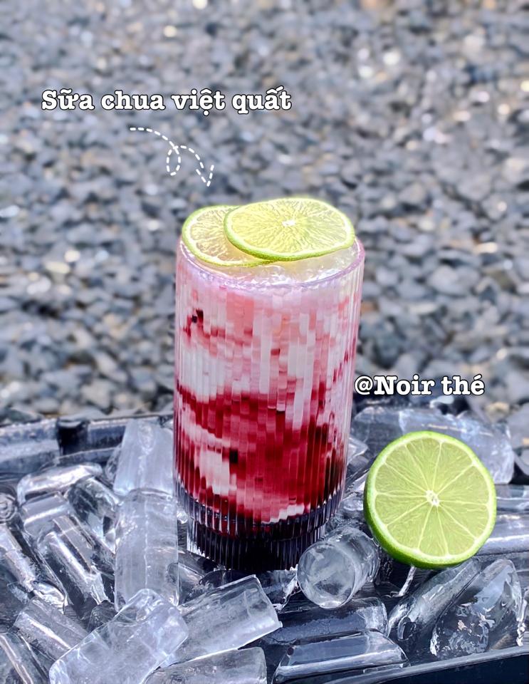 Sữa chua việt quất-duoc-ban-tai-Noir Thé cafe