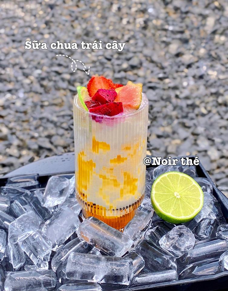 Sữa chua trái cây-duoc-ban-tai-Noir Thé cafe