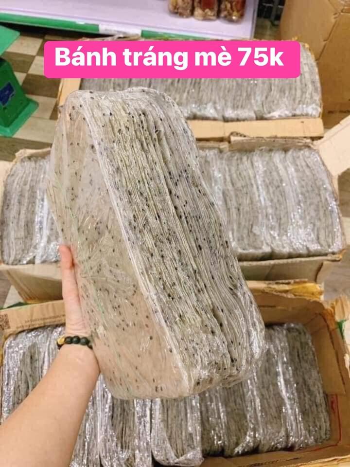 Bánh tráng mè-duoc-ban-tai-☘️ NGÂN HÀ ☘️