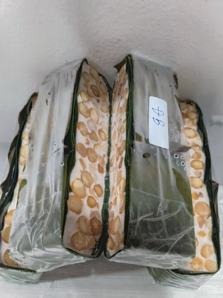 TEMPEH (số 4) ĐẬU GÀ mix HẠT ĐIỀU, ĐẬU PHỘNG (số BỐN)-duoc-ban-tai-Tempeh Quảng Chân - BẢO QUẢN NGĂN ĐÔNG ĐÁ 24/24