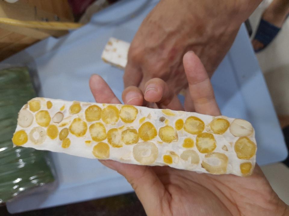 TEMPEH (số 3) ĐẬU GÀ mix HẠT SEN, ĐẬU PHỘNG (số BA)-duoc-ban-tai-Tempeh Quảng Chân - BẢO QUẢN NGĂN ĐÔNG ĐÁ 24/24