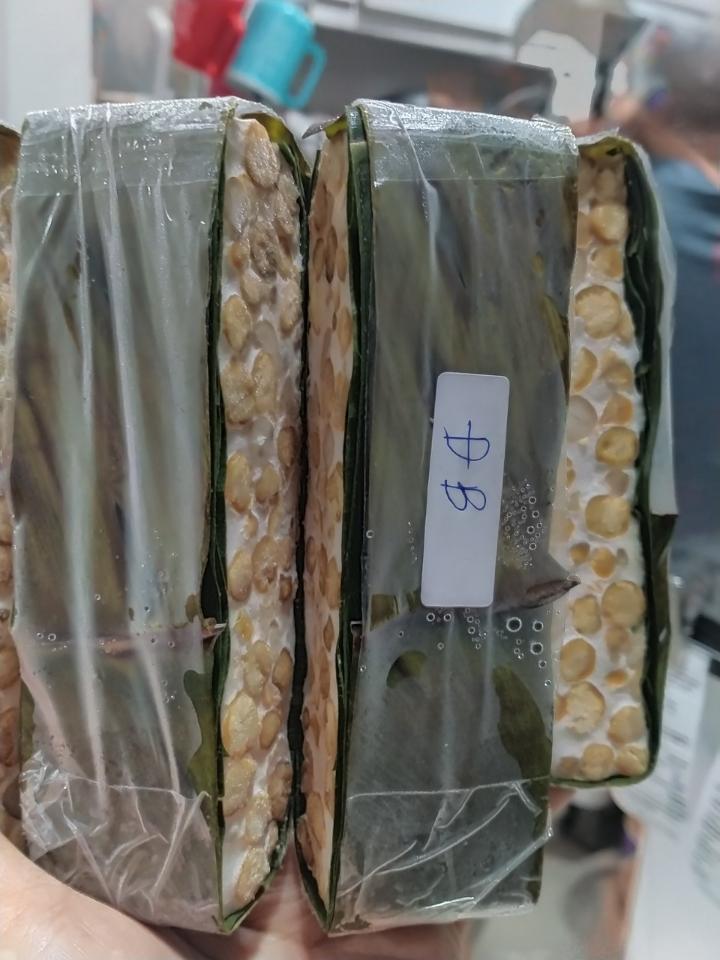 TEMPEH (số 4) ĐẬU GÀ mix HẠT ĐIỀU, ĐẬU PHỘNG (số BỐN)-duoc-ban-tai-Tempeh Quảng Chân - BẢO QUẢN NGĂN ĐÔNG ĐÁ 24/24