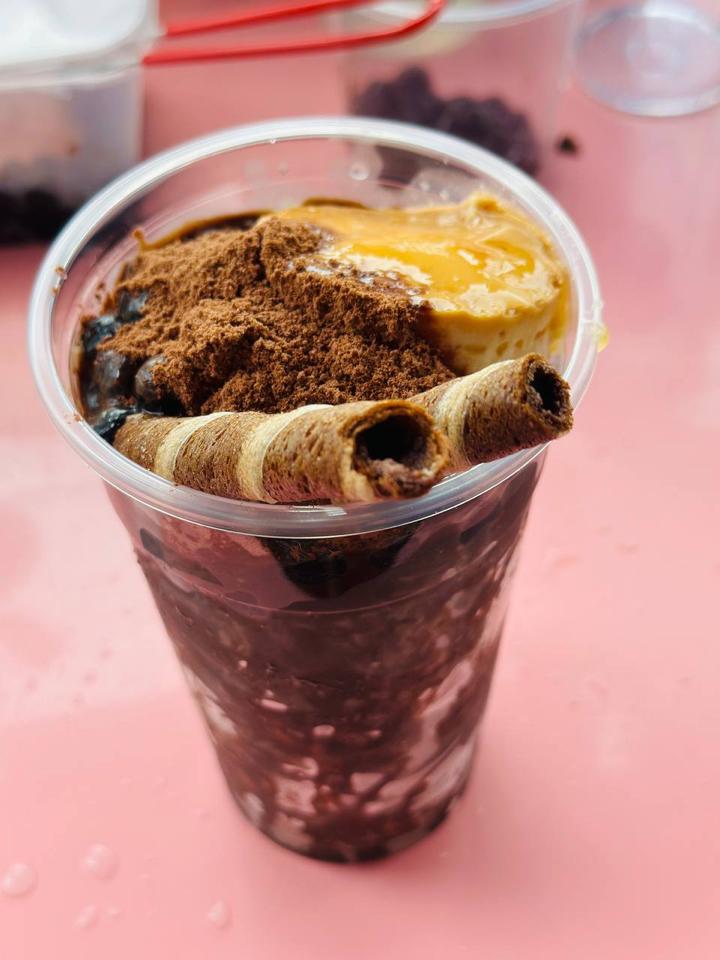 Milo dầm flan-duoc-ban-tai-Trà sữa Happy