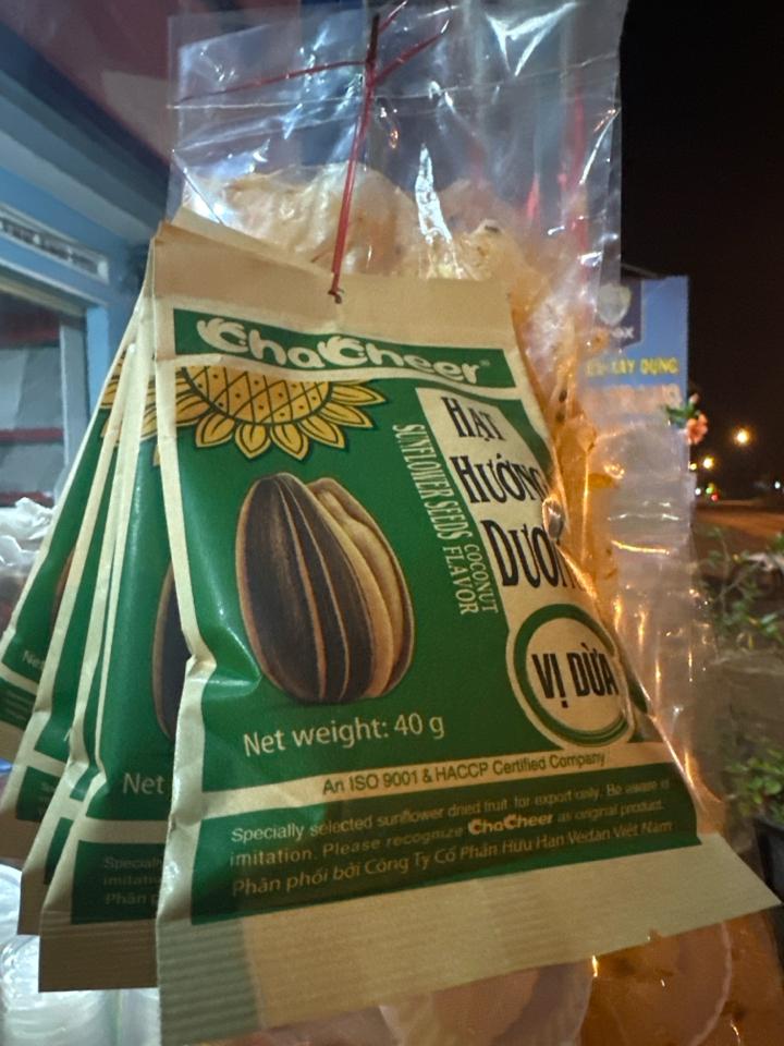 Hạt hướng dương-duoc-ban-tai-Trà sữa Happy