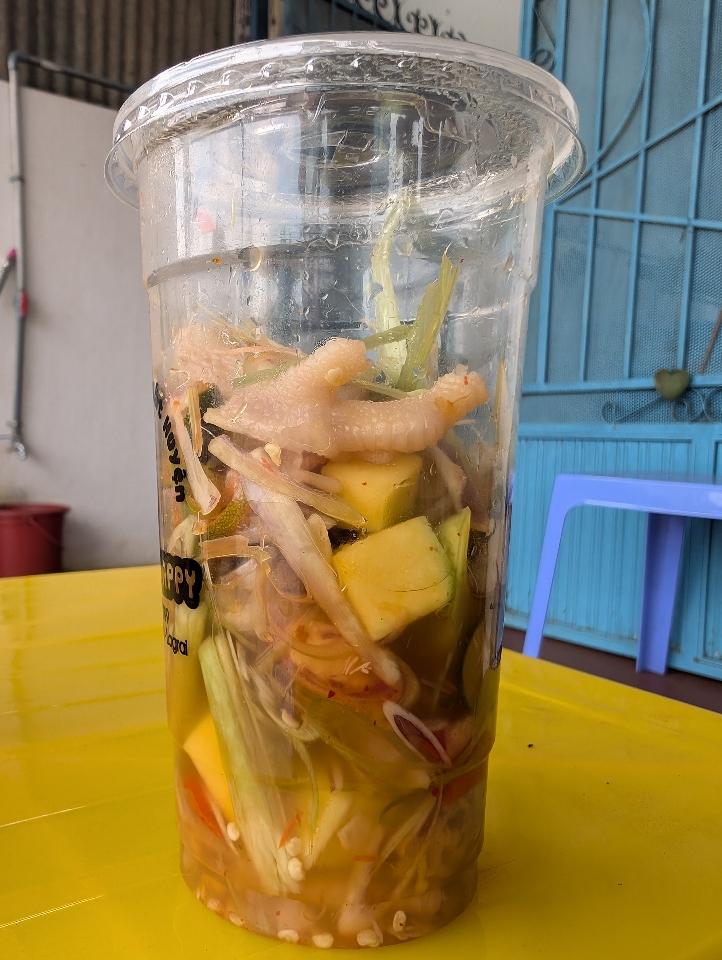 Chân gà Thái - 25K-duoc-ban-tai-Trà sữa Happy