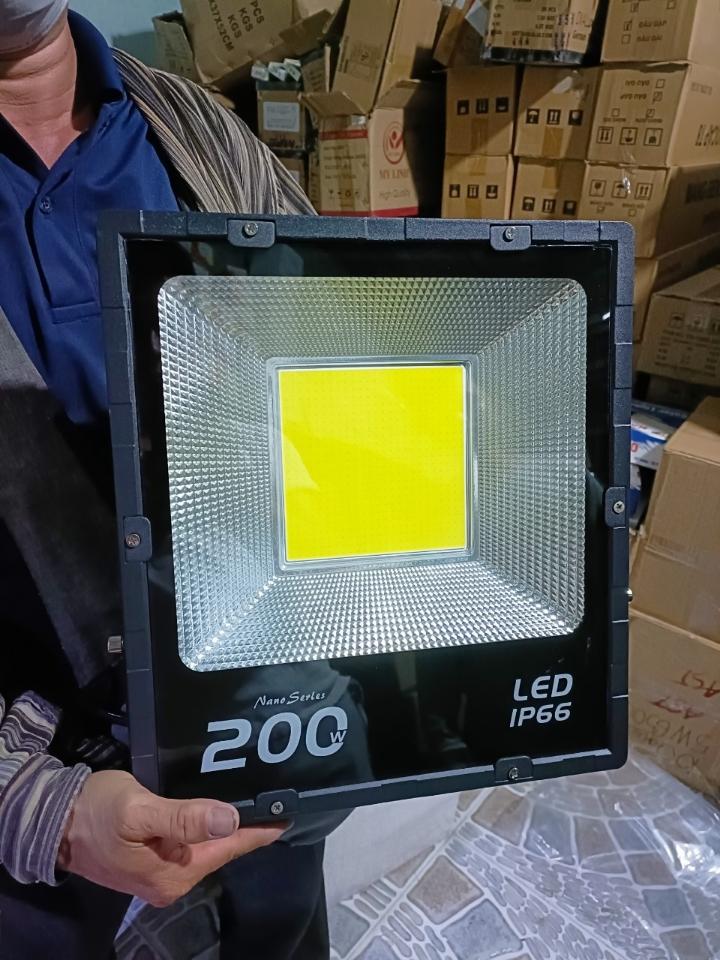 Pha 200w-duoc-ban-tai-Kim Anh Electric