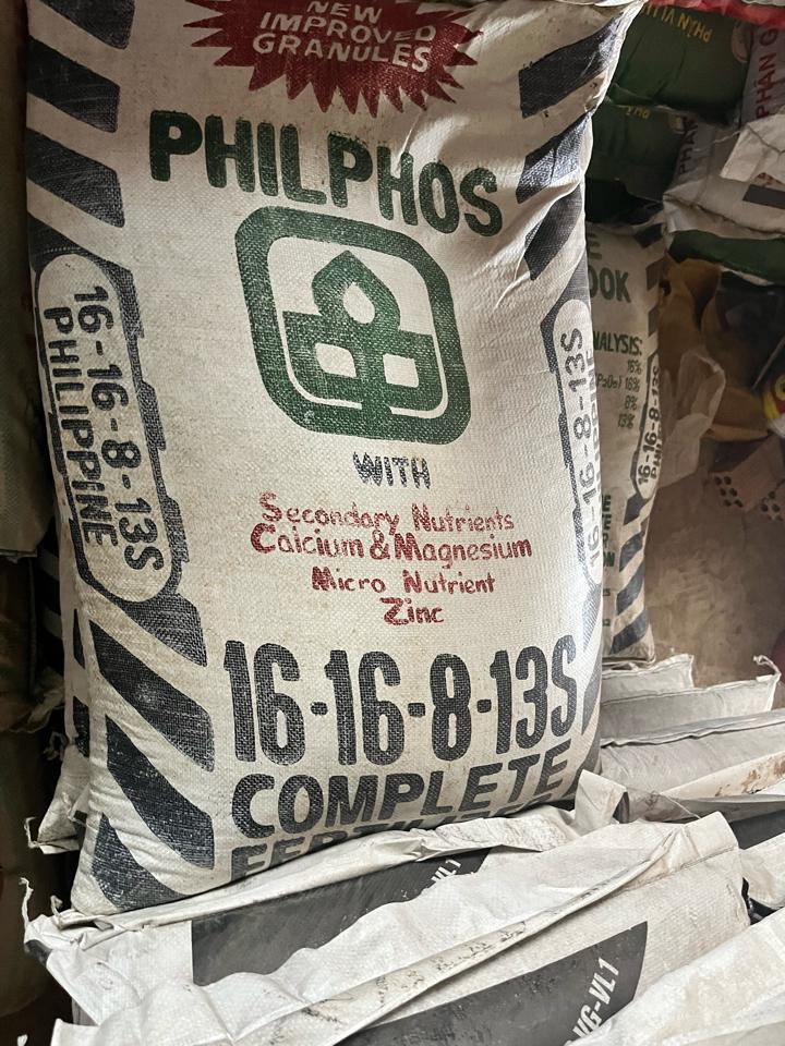 NPK PHILLIPIN 16 16 8 13S-duoc-ban-tai-CÔNG TY CỔ PHẦN XUẤT NHẬP KHẨU VƯƠNG KHANG