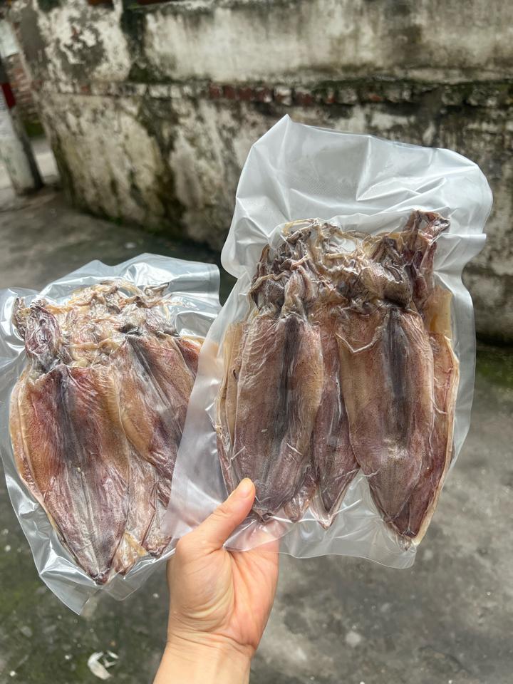 Mực khô câu túi 200gr (mực phơi tại thuyền) -duoc-ban-tai-Shop Dung Bùi