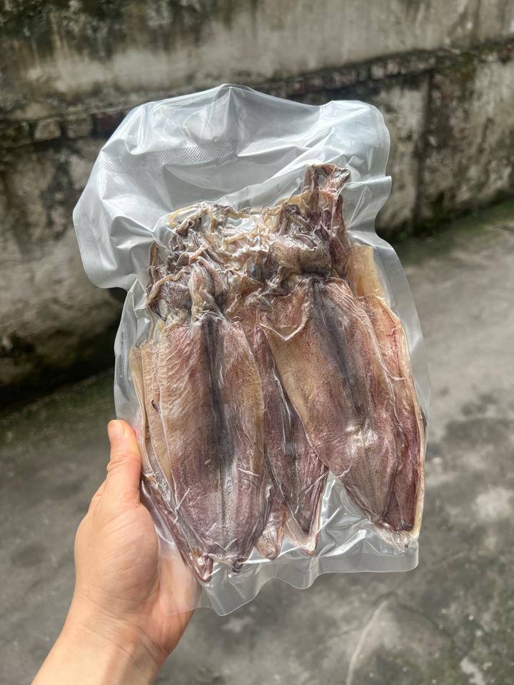 Mực khô câu túi 200gr (mực phơi tại thuyền) -duoc-ban-tai-Shop Dung Bùi