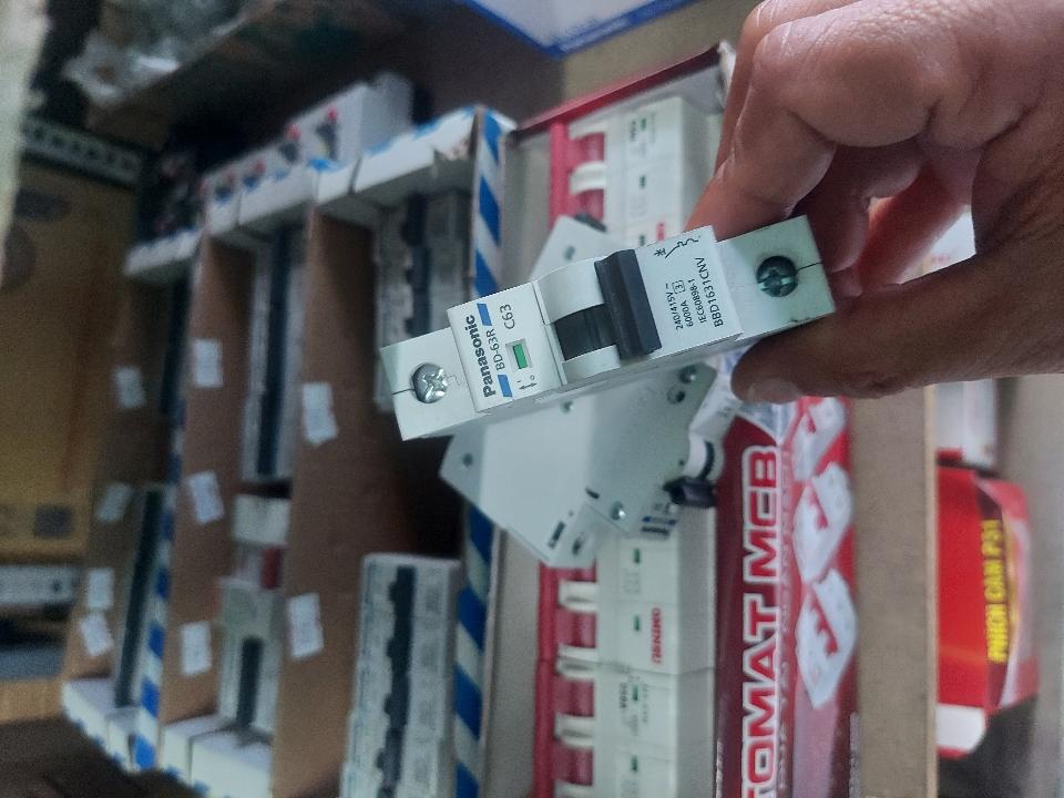 MCB 1P 63A-PANASONIC-duoc-ban-tai-CỬA HÀNG NGUỒN SÁNG THÔNG MINH ĐĂNG PHÁT
