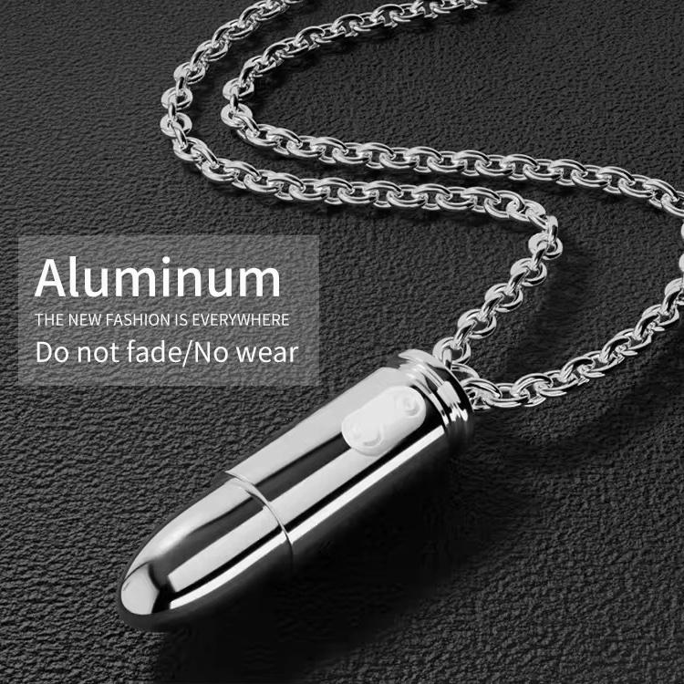 Chiếc plug rung thiết kế hình viên đạn kèm dây đeo cổ thời trang sạc tích điện điều khiển remote -duoc-ban-tai-Thetoysvn