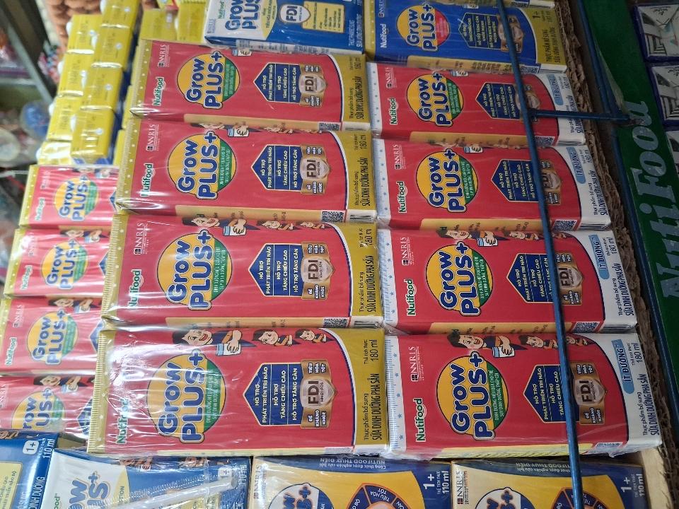 GrowPplus đỏ  có đường 180ml-duoc-ban-tai-TẠP HÓA BÌNH THÚY