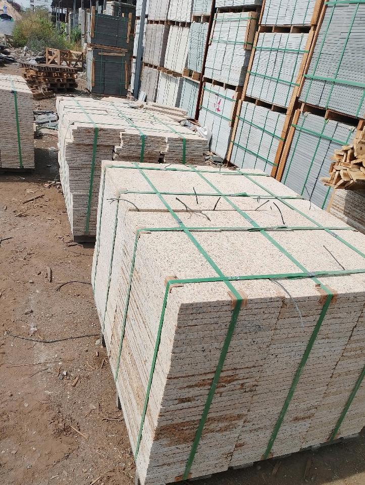 Đá băm vàng Bình Định 30x60-duoc-ban-tai-CÔNG TY PHÚC MINH