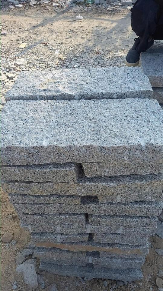 Đá Phước Hoà 30x60x (6~8cm), 25 ~ 30kg/viên, bán nội địa-duoc-ban-tai-CÔNG TY PHÚC MINH