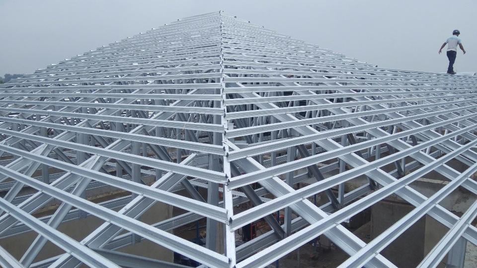 Khung kèo thép nhẹ - màu xám, hệ 3 lớp, AZ100 G550Mpa-duoc-ban-tai-CÔNG TY PHÚC MINH