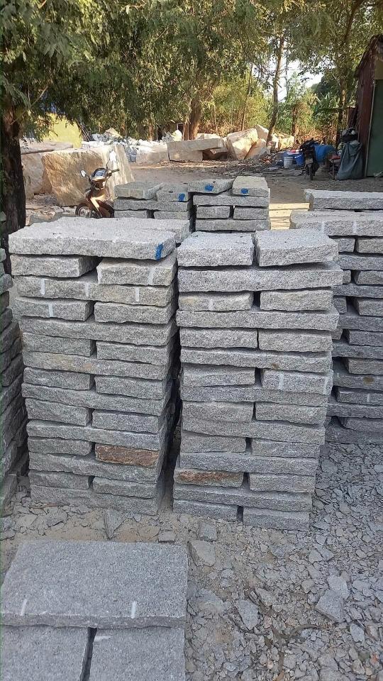 Đá Phước Hoà 30x60x (6~8cm), 25 ~ 30kg/viên, bán nội địa-duoc-ban-tai-CÔNG TY PHÚC MINH