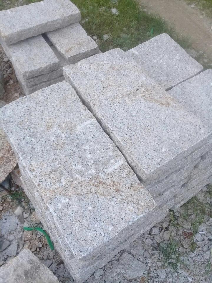 Đá Phước Hoà 30x60x (6~8cm), 25 ~ 30kg/viên, bán nội địa-duoc-ban-tai-CÔNG TY PHÚC MINH