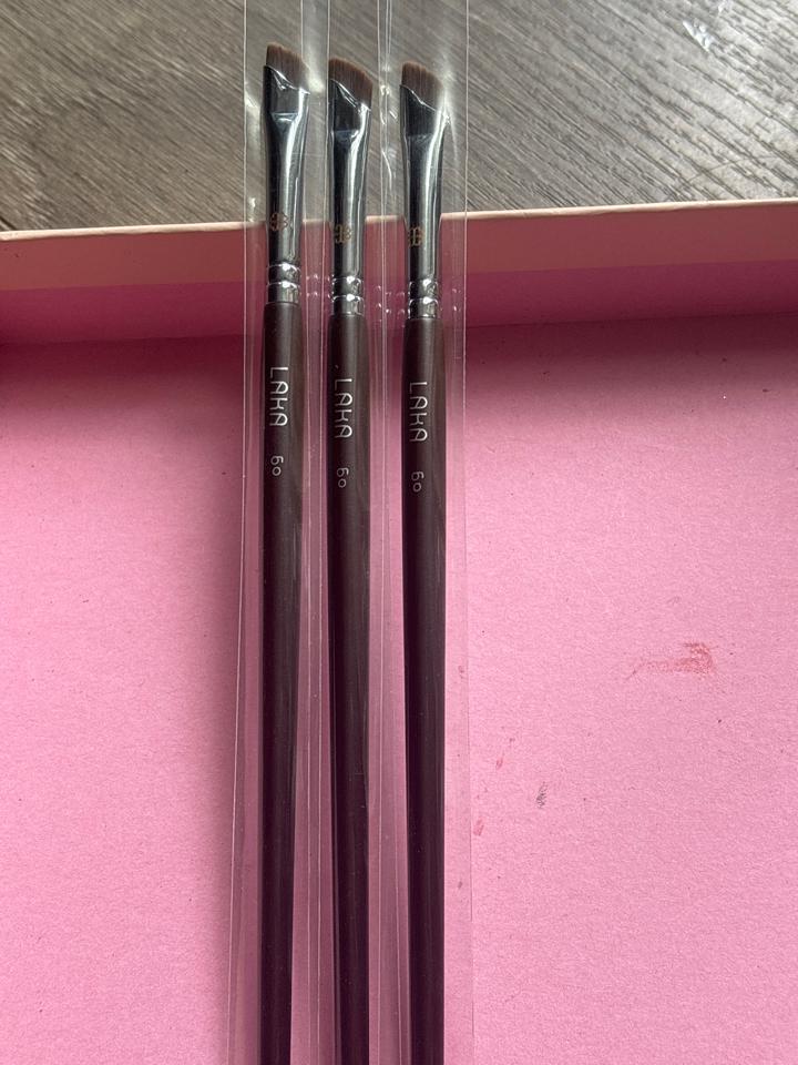 Cọ mắt laka 60-duoc-ban-tai-Huệ Dương Makeup Academy