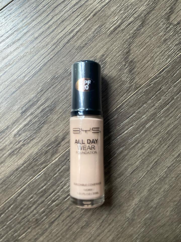 Nền Bys số sáng-duoc-ban-tai-Huệ Dương Makeup Academy
