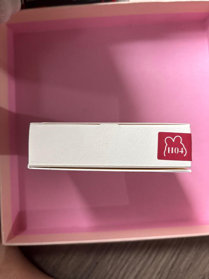 Bảng mắt Hold live H04-duoc-ban-tai-Huệ Dương Makeup Academy