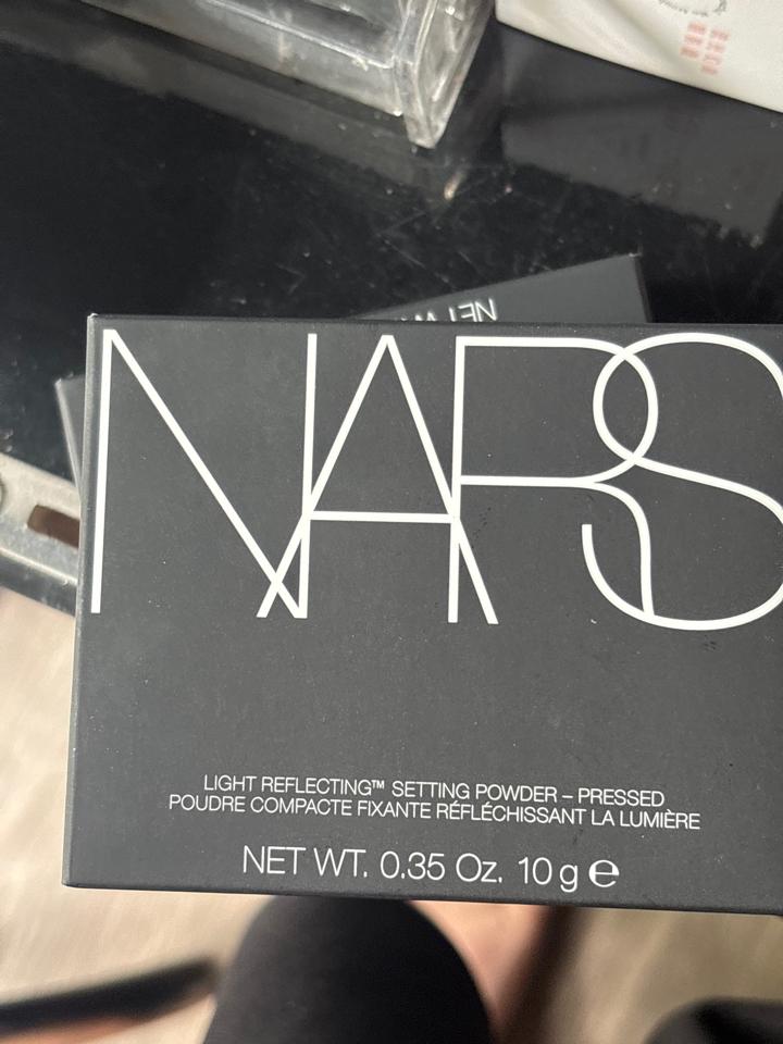 Phấn Nars-duoc-ban-tai-Huệ Dương Makeup Academy