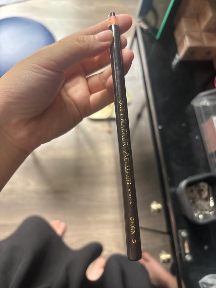 Chì colen 03-duoc-ban-tai-Huệ Dương Makeup Academy