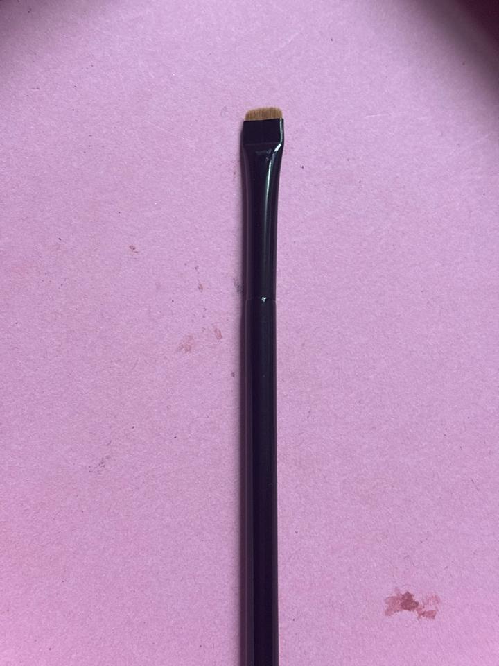 Cọ xoá-duoc-ban-tai-Huệ Dương Makeup Academy