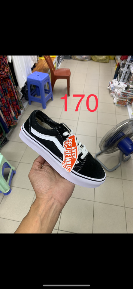 Vans đen kẻ trắng-duoc-ban-tai-27