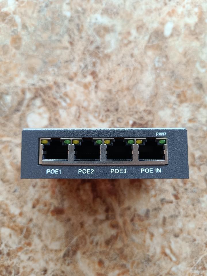 Poe repeater 4 cổng-duoc-ban-tai-TIN HỌC-CÔNG NGHỆ DUY KHANG