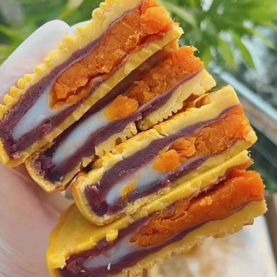 Bánh khoai môn mochi chà bông trứng muối 300gr-duoc-ban-tai-EATCLEAN HACHI DALAT