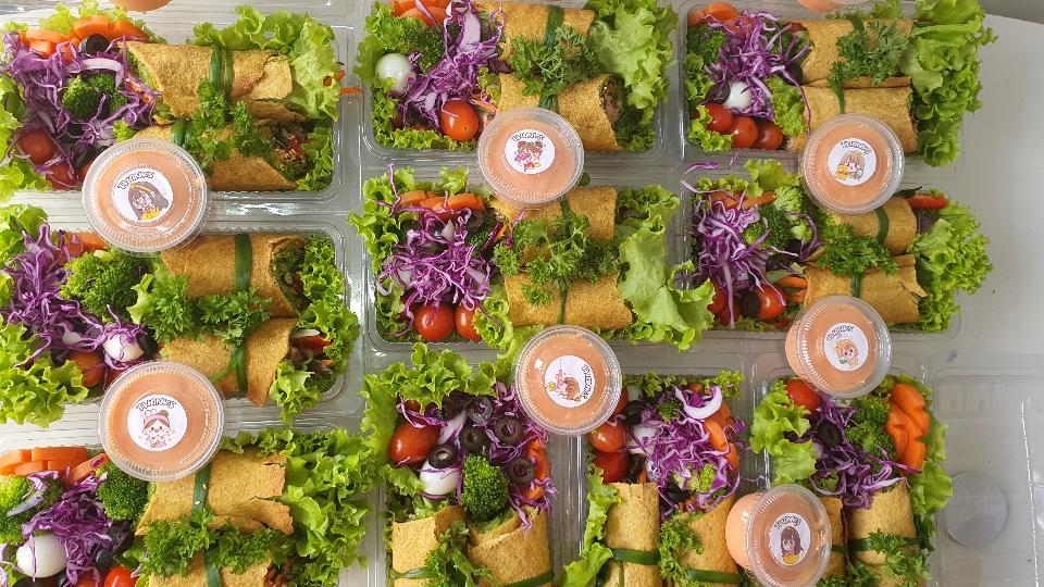 Tortilla cuộn cá ngừ ngâm dầu sốt phomai cay hàn quốc-duoc-ban-tai-EATCLEAN HACHI DALAT