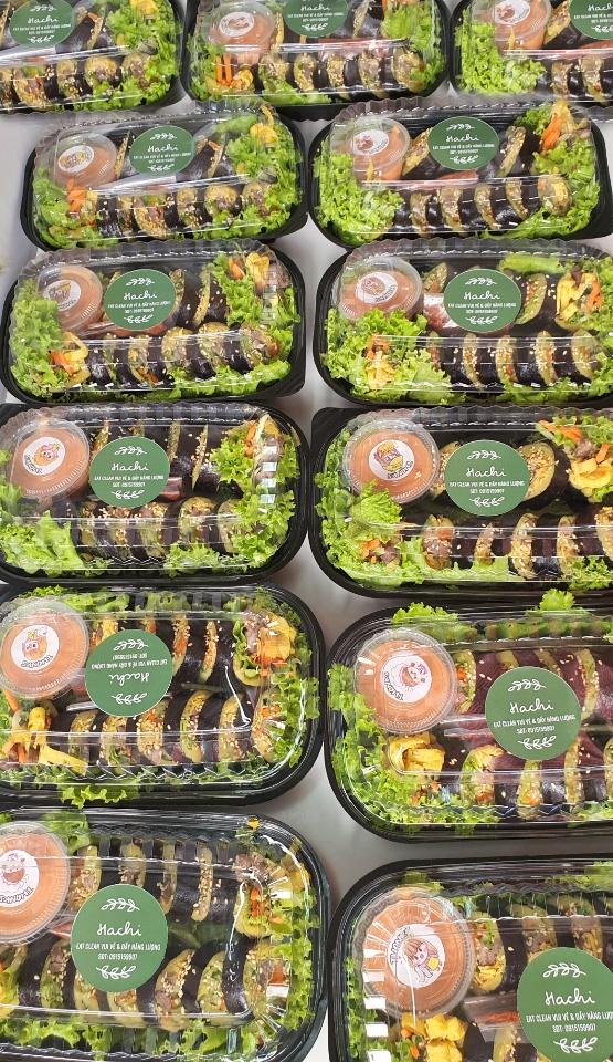 Kimbap khoai lang-duoc-ban-tai-EATCLEAN HACHI DALAT