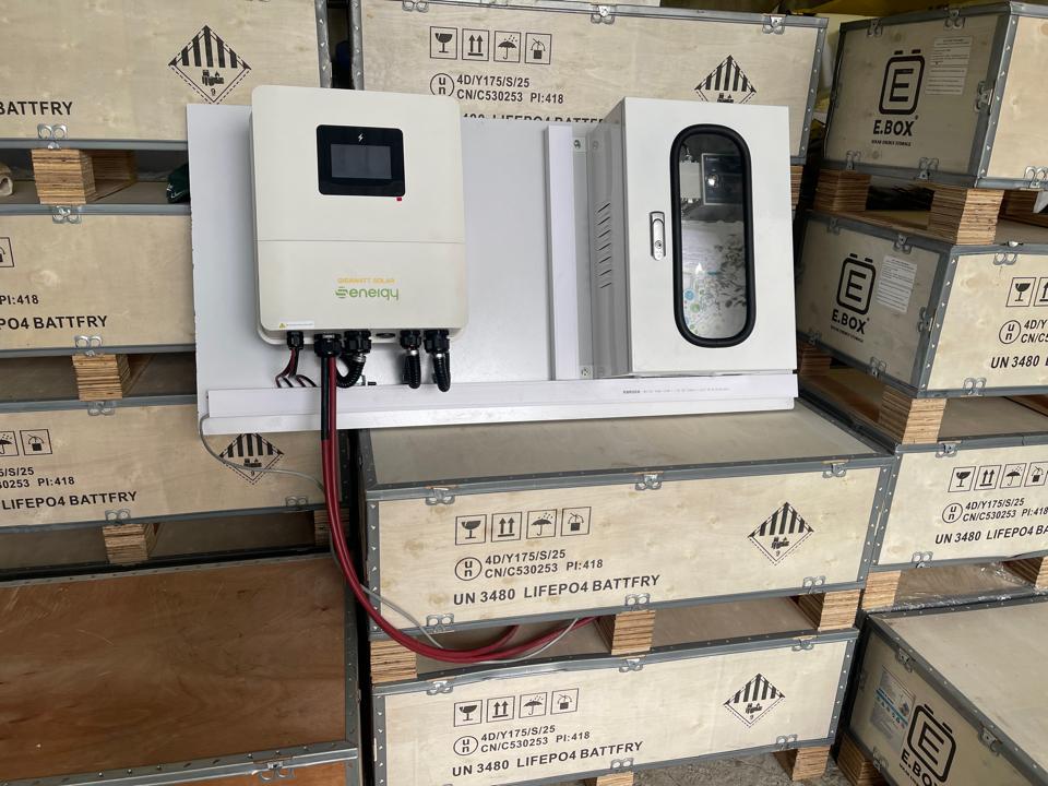 Tụ điện đấu sẵn hybrid mạch treo tường tủ sắt lớn-duoc-ban-tai-Sungo vattusolar.com