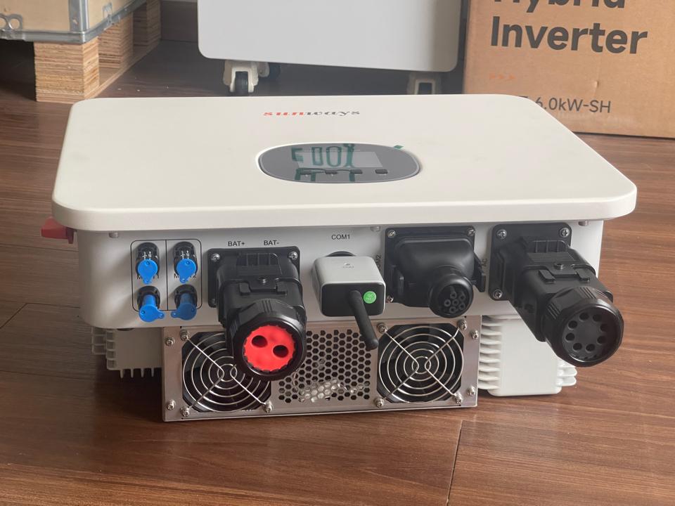 Inverter hybrid sunways  8kw 1 pha BH 5 năm-duoc-ban-tai-Sungo vattusolar.com