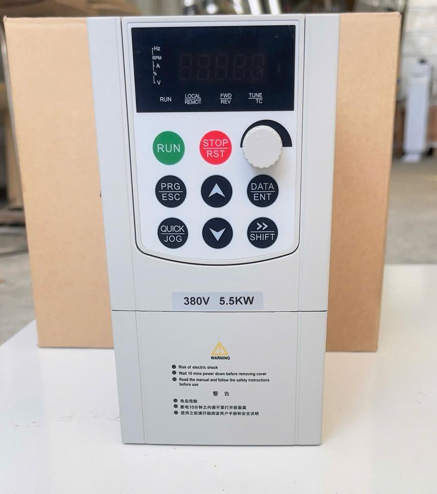 Biến tần bơm 5,5kw 800VDC-duoc-ban-tai-Sungo vattusolar.com